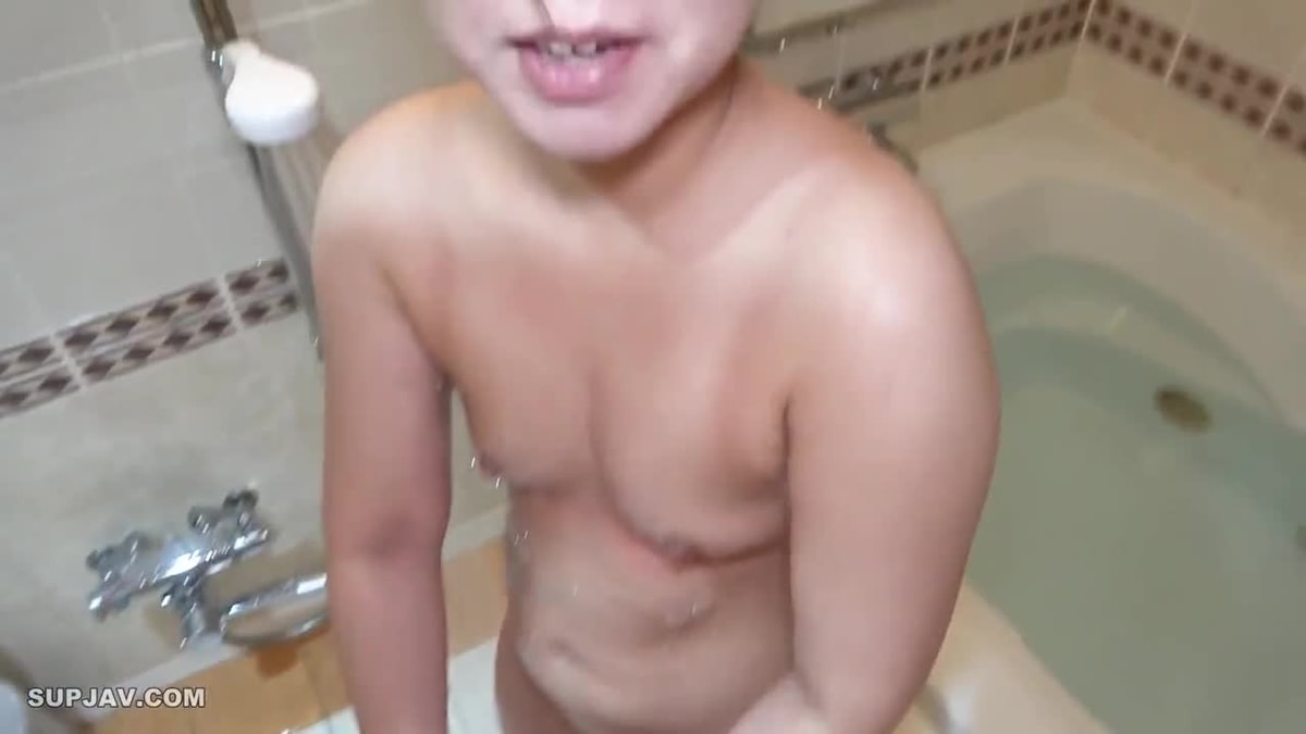 【无】新作【390分感谢】强大的大屁股♥我是人气烤肉店的海报女郎♥我还没有男朋友...求过很多次老男人⤵是年轻真好！ *评论福利/高图像质量版本。